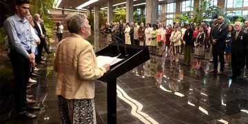 Cuba reconoce a maestros y festeja obra educacional de la Revolución