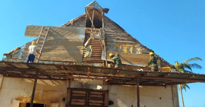 La recuperación también incluyó rehabilitar con fuerzas propias 85 de las 216 casas de cura dañadas por Rafael