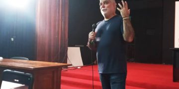 Benito Zambrano imparte conferencia magistral en la EICTV Foto Yaima Iser Crespo Especialista en Relaciones Internacionales y Cooperación