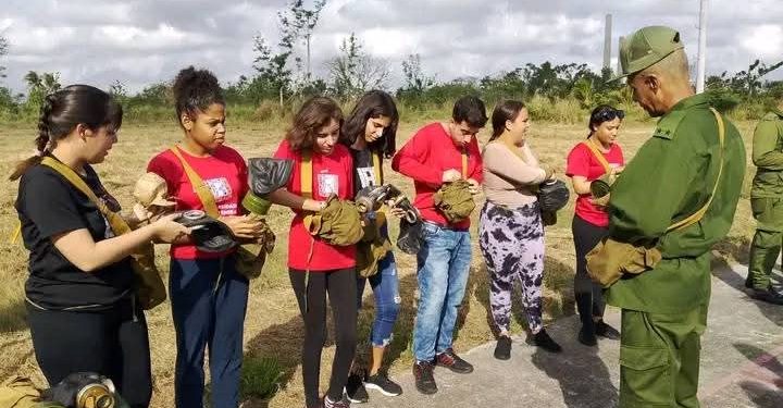 Universitarios artemiseños en bastión 2024