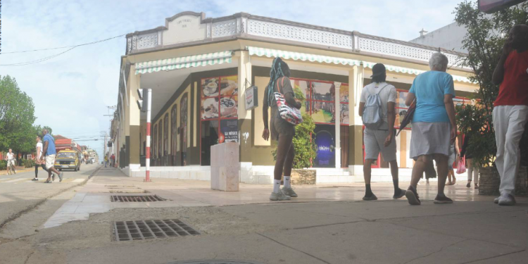 Fueron los artemiseños quienes repitieron decenas de veces salud, para después enlazar esperanza, optimismo, luz, bendiciones, alegrías, unidad