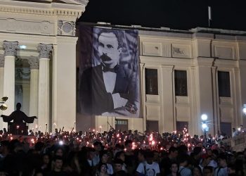 Estudiantes reeditarán hoy la tradicional Marcha de las Antorchas para rendir homenaje al Héroe Nacional