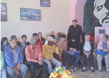 Comisión rinde homenaje a personalidades en Candelaria