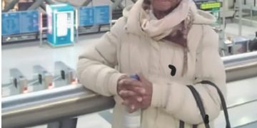 Dioni en un cielo de intensos colores