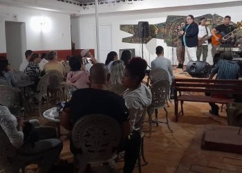 Regresó La Cofradía y, esta vez, con rostro de mujer