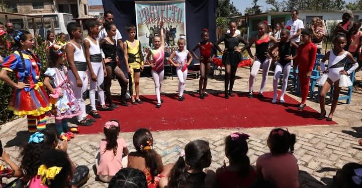 La magia de Fantasía Circense llegó hasta El Chalet