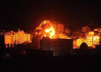 Decenas de palestinos murieron o resultaron heridos hoy tras nuevos bombardeos israelíes contra diversas zonas de la Franja de Gaza, donde se reporta una grave crisis humanitaria debido al bloqueo del Ejército