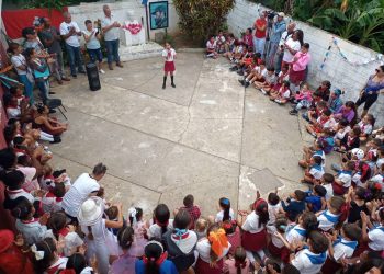 Festival de la materia prima vuelve a las escuelas en este abril de aniversario