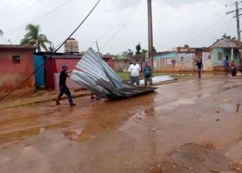 Una veintena de viviendas afectadas por tornado en Alquízar