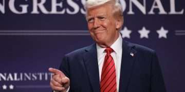 «¡Justo en el blanco!»: Trump afirma que sitios nucleares de Irán fueron destruidos