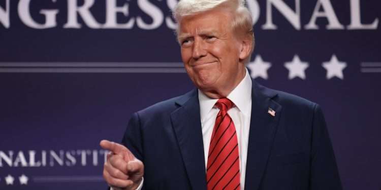 «¡Justo en el blanco!»: Trump afirma que sitios nucleares de Irán fueron destruidos