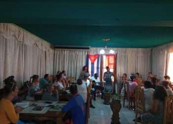 Café con texto, encuentro efectuado como parte de las acciones de la experiencia CREA