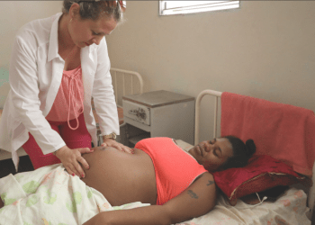 La provincia cuenta con hogares maternos en todos los municipios