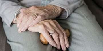 Reflexiones sobre los malos tratos a las personas mayores