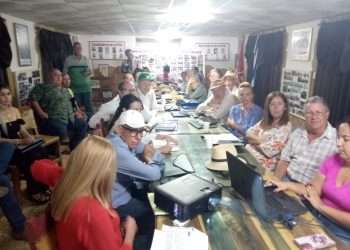 Embajadores europeos intercambian con anapistas