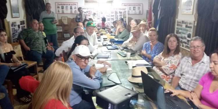 Embajadores europeos intercambian con anapistas