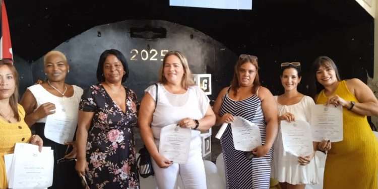 No por casualidad Fidel Castro llamó a los trabajadores sociales como "médicos del alma"