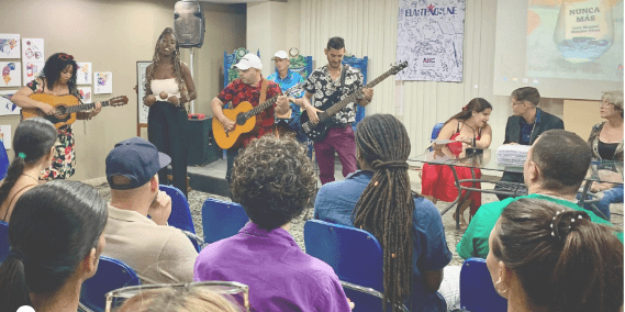 En la presentación actuó el grupo Versus, de Candelaria