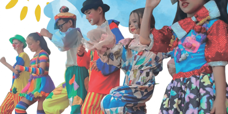 Los niños contagiaron al público su alegría