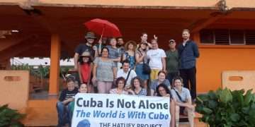 El bloqueo es una bota en el cuello de los cubanos, afirmó Gloria La Riva