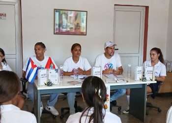 Diario adolescente: páginas para narrar aventuras