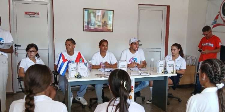 Diario adolescente: páginas para narrar aventuras