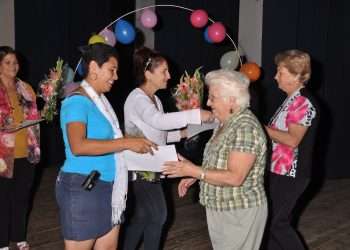 REconocimiento a Educadores y alfabetizadores en el cine Juárez día del Educador (31)