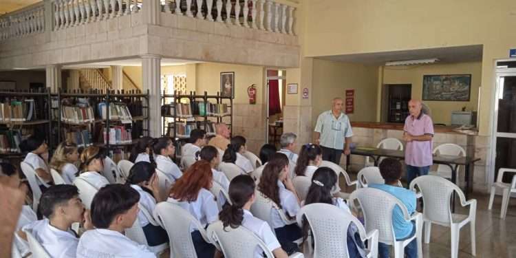 biblioteca-ciro-redondo