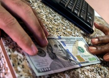 venta-de-divisas-en-la-cadeca-del-monaco_01-580x330