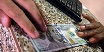 venta-de-divisas-en-la-cadeca-del-monaco_01-580x330