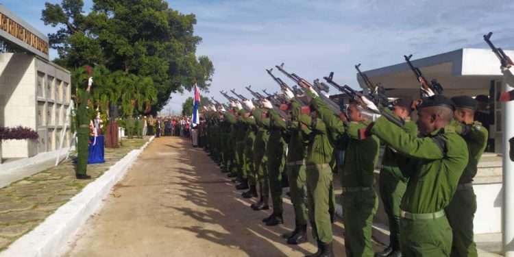 Bauta-unida-en-sentido-homenaje