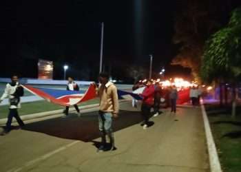 Que el fuego no se apague en nuestros pechos