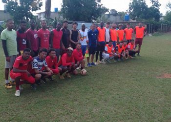 Los Pinos se crecen en fútbol