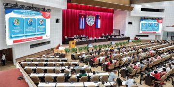 Analizan acciones para prevenir fenómenos sociales y reducir mortalidad infantil