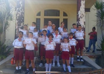 Premian concurso Los niños y los Monumentos
