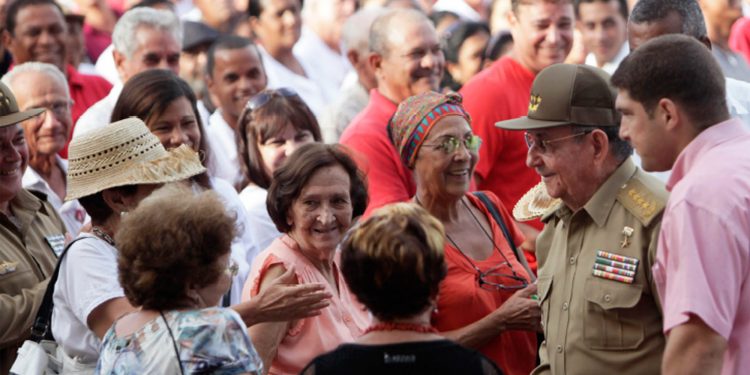 En el año 2014 cuando Artemisa fue sede del 26 de Julio, el pueblo de esta tierra heroica pudo mostrarle a Raúl todo el cariño y gratitud que le profesa. Foto Ismael Francisco