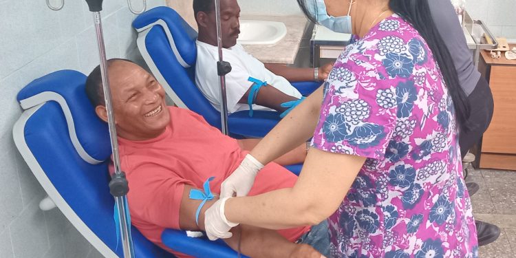 1- Desde los 14 años Pipian es donante de sangre
