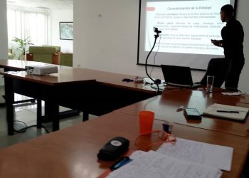 Los estudiantes abordaron temas directamente vinculados al banco de problemas de la terminal en materia logística Foto Mirian Orta