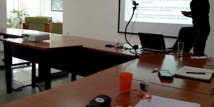 Los estudiantes abordaron temas directamente vinculados al banco de problemas de la terminal en materia logística Foto Mirian Orta