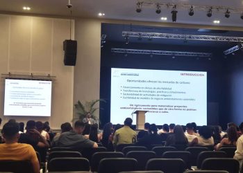 Los artemiseños presentaron el proyecto titulado: Implementación de la Ley de Soberanía Alimentaria en la Universidad de Artemisa, en pos de una Universidad Verde Foto cortesía de los estudiantes