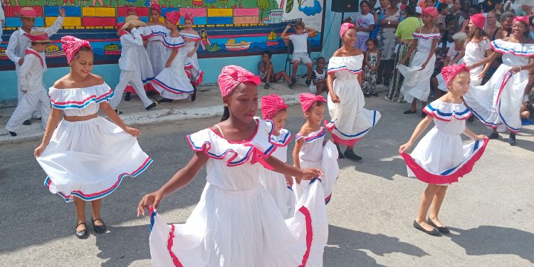 6-El-boulevar-cultural-se-vistio-de-gala-con-la-presencia-de-los-ninos
