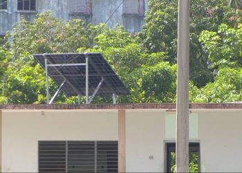 El consultorio médico reforzado de la comunidad José Martí en San Cristóbal opera con un sistema fotovoltaico Foto Yemmi Valdés
