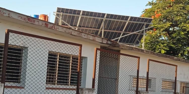 A pesar de sus ventajas, las capacidades de paneles solares instaladas no permiten brindar todos los servicios Foto Daniel Suárez