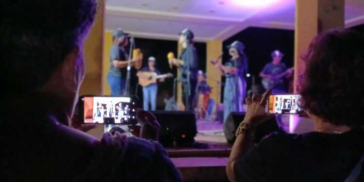 Los jóvenes abrazaron la herencia de Fidel