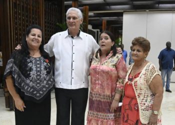 Con pasión y deber femenino