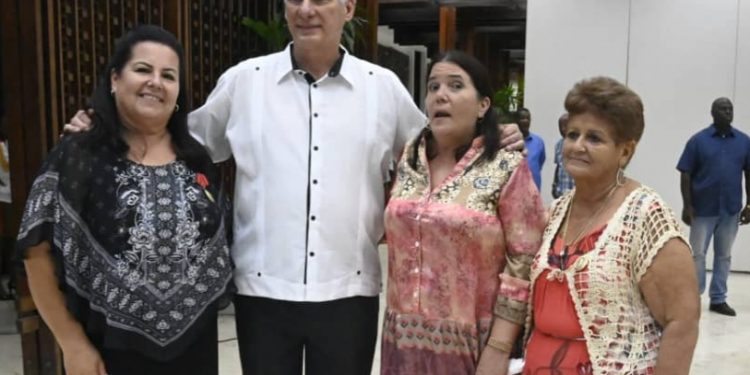 Con pasión y deber femenino