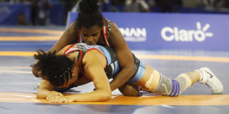 Deportes de combate aportan tres bronces