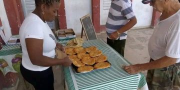 Empresa de Comercio en proceso de cambio y creación