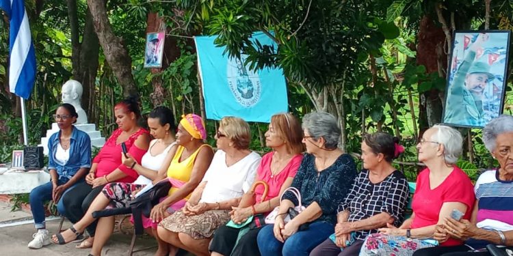 Intercambiaron federadas ariguanabenses sus vivencias con Fidel