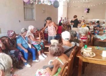 Celebran aniversario 55 de la primera Casa de Abuelos de Cuba